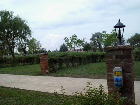 Camping parkolók.