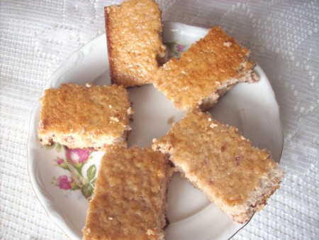 EGYSZERŰ GYORS  LEKVÁROS SÜTI ! ÉS NAGYON FINOM.